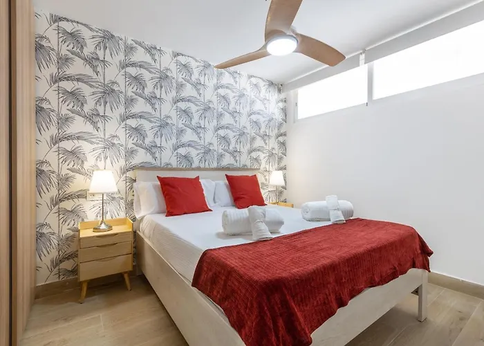 Junto Al Faro .marbella Centro.vistas Mar Y El Puerto. מארבלה