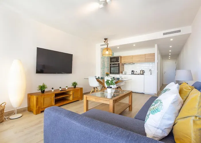 Junto Al Faro .marbella Centro.vistas Mar Y El Puerto. * מארבלה